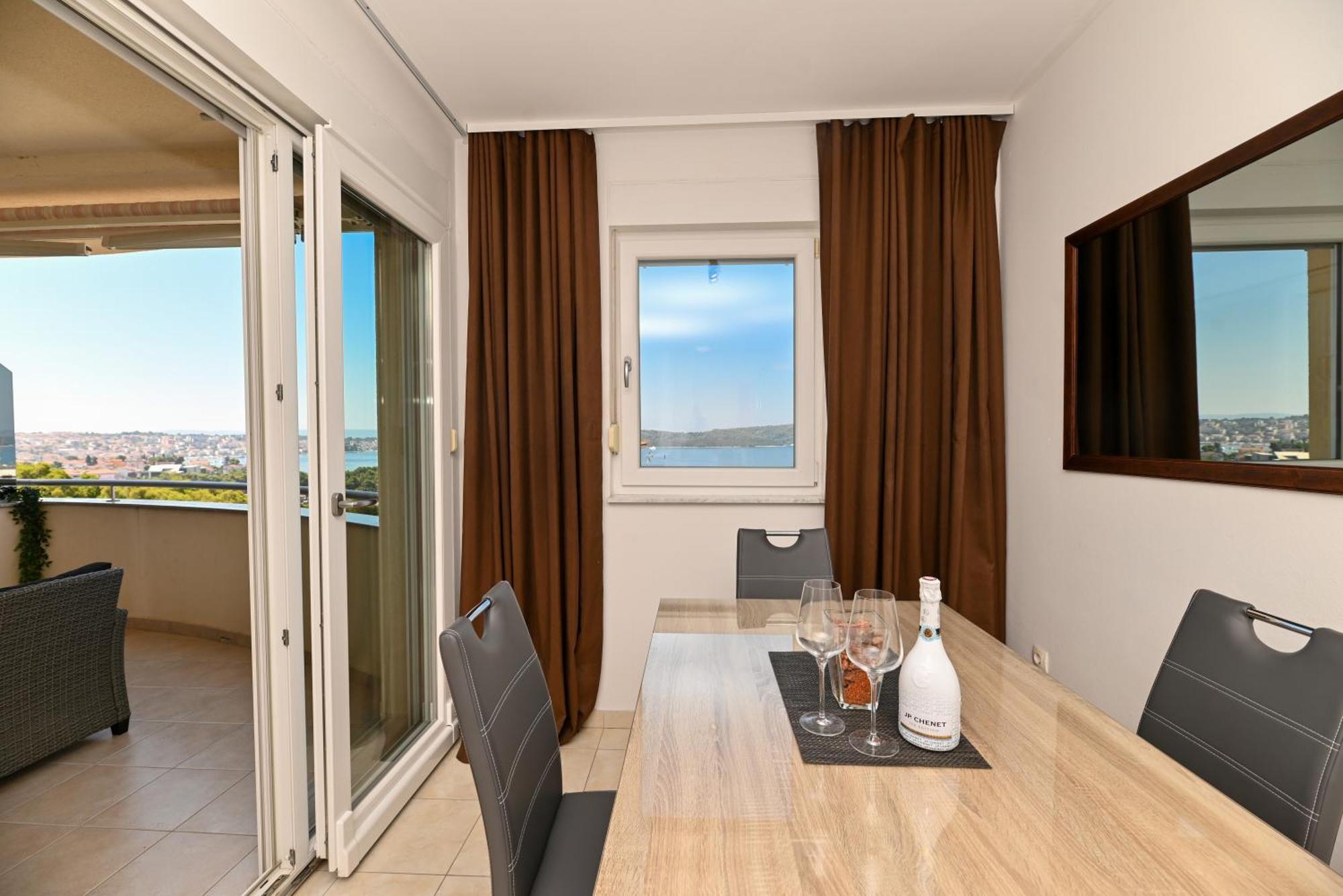 Sunny Place With Sea View Trogir Luaran gambar