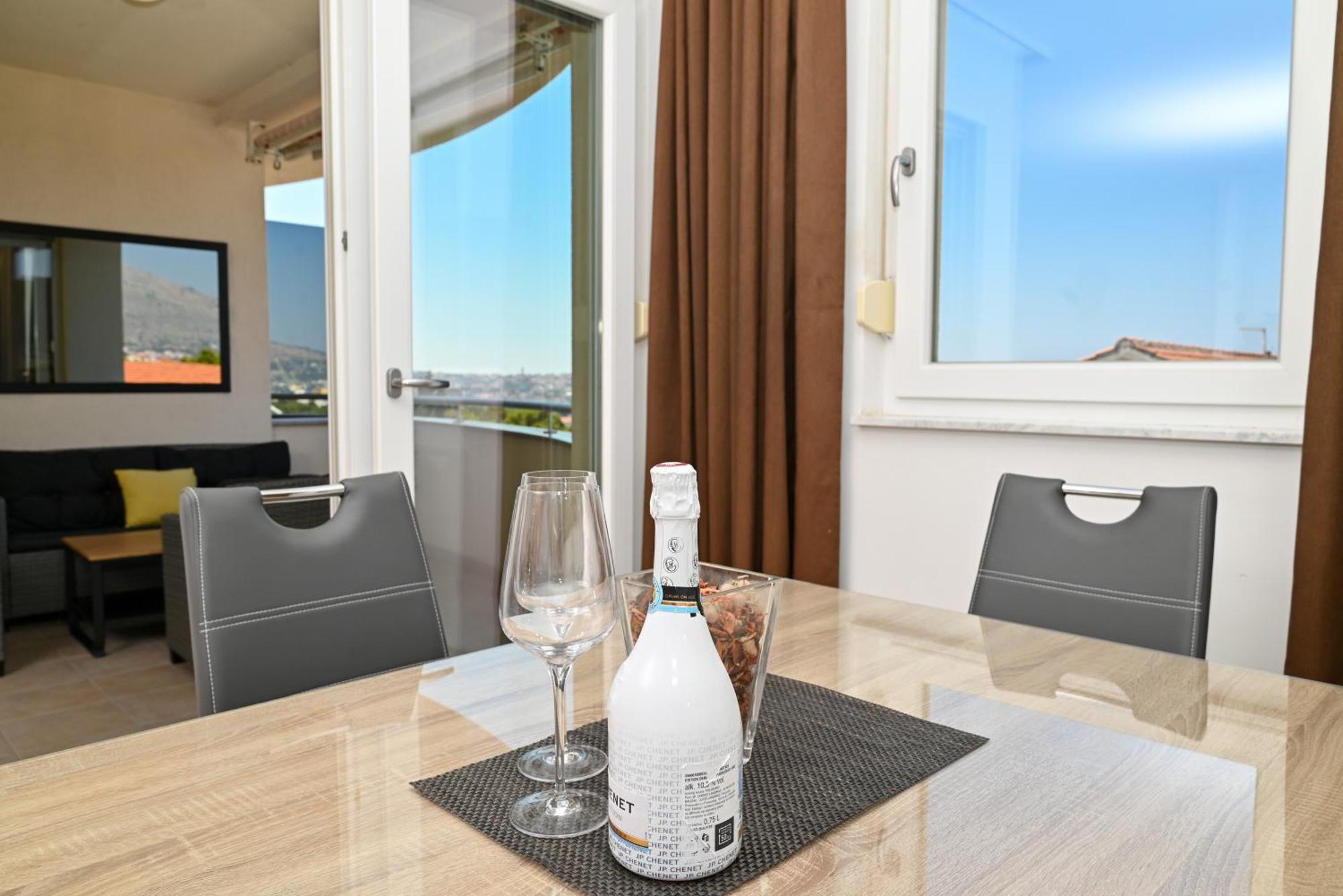 Sunny Place With Sea View Trogir Luaran gambar