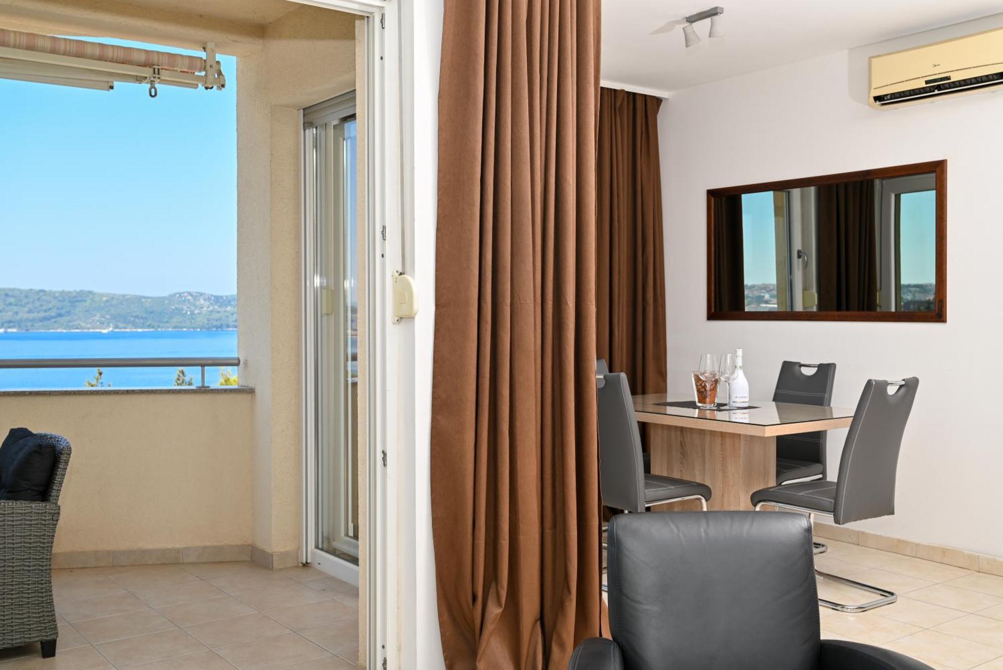 Sunny Place With Sea View Trogir Luaran gambar